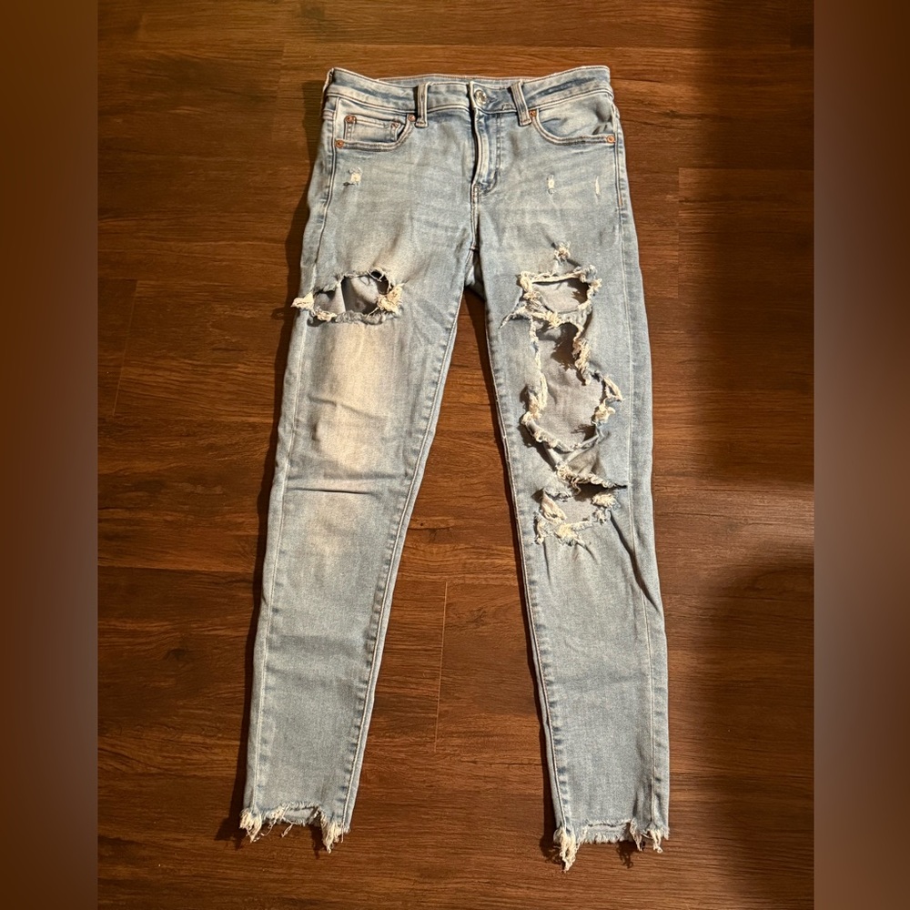 American Eagle Outfitters Light Blue Distressed Skinny Jeans